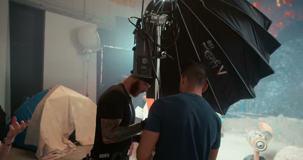 Key light and diffusion setup on set